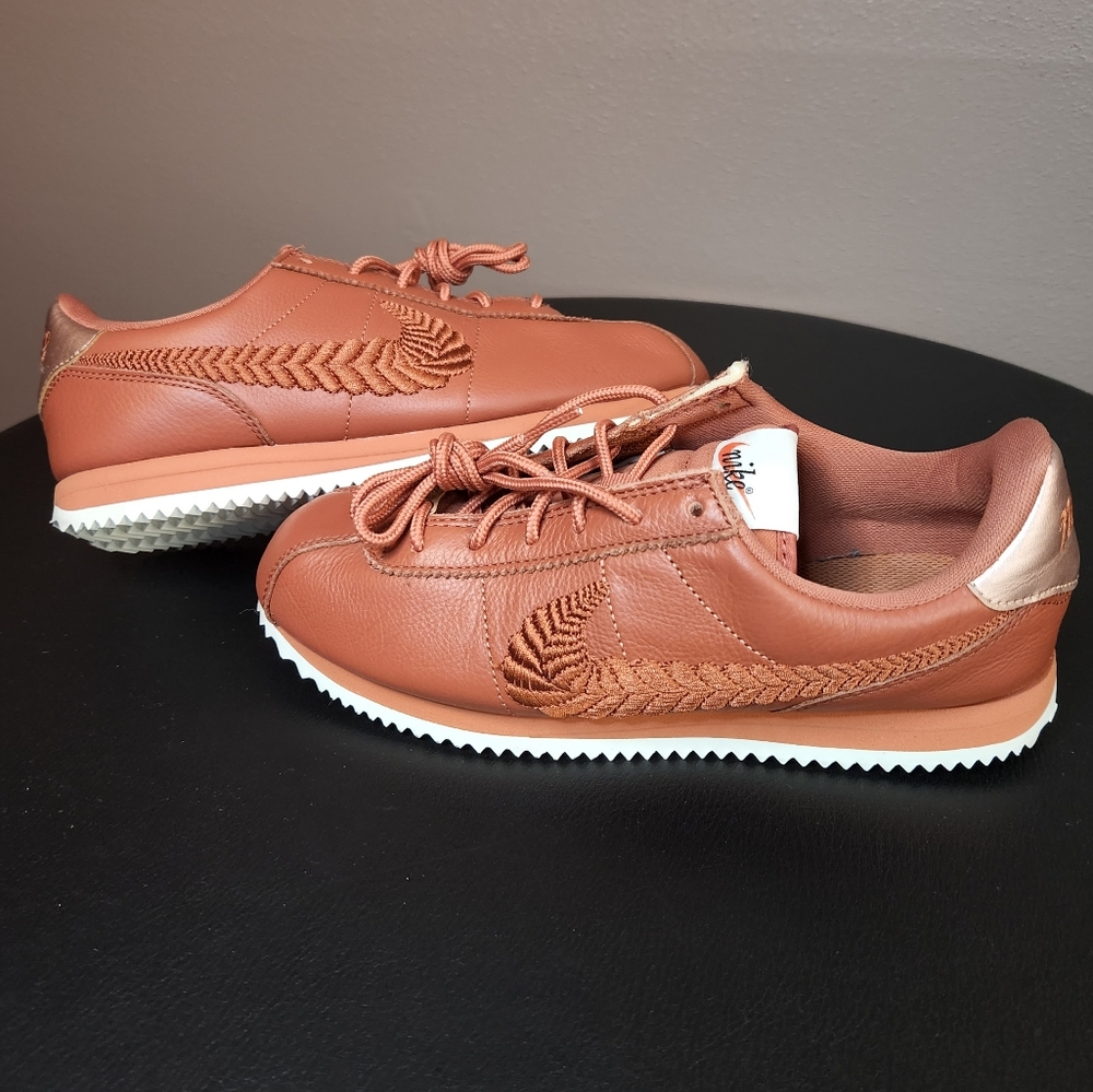 Nike Brown Athletic Shoes